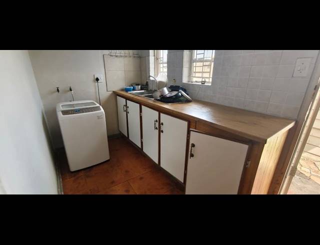 7 BEDROOM PROPERTY TO RENT IN DIE BULT